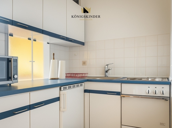 ...und Küche...