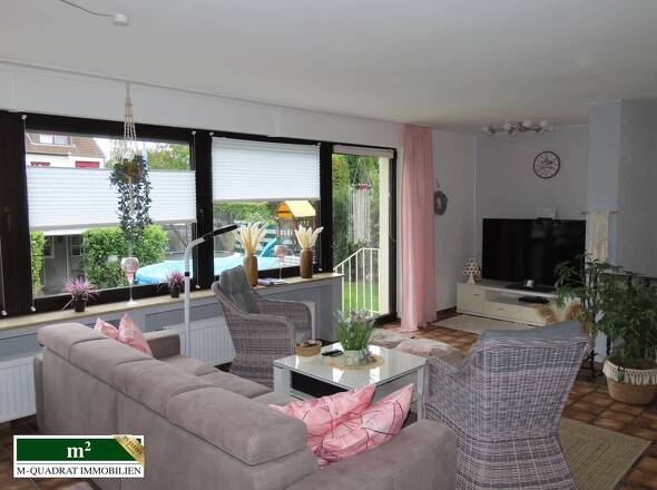 Wohnzimmer/ Anbau EG