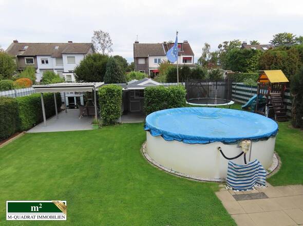 Komfortabler Garten mit beheiztem Pool