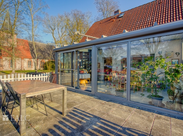 Blick von der Terrasse auf den Wintergarten I