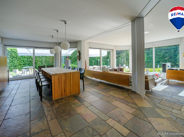 RE:MAXImmobilienDeLuxSaarlouisPicardWohnbereich Essbereich 1