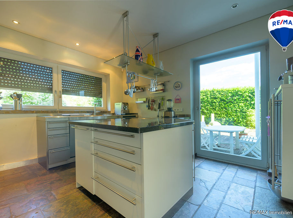 RE:MAXImmobilienDeLuxSaarlouisPicardKüche