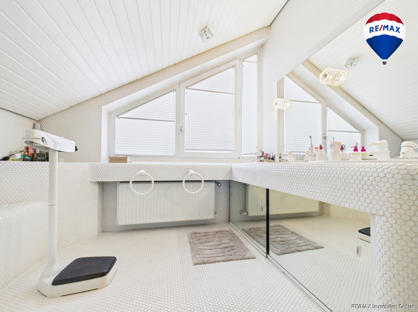 CAM01722G0-PR0034-STILL001