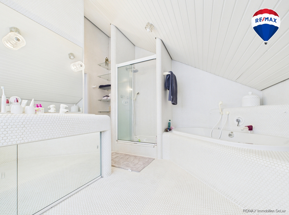 CAM01722G0-PR0034-STILL002