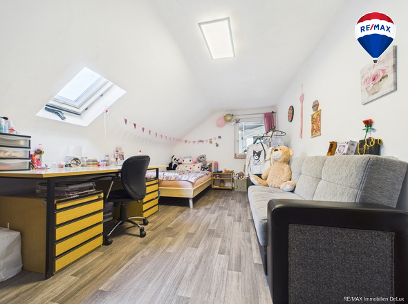 REMAX Immobilien DeLux Einfamilienhaus Kinderzimmer Schmelz Mark Borowicz