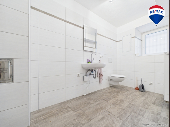 REMAX Immobilien DeLux Wohn-/Geschäftshaus WC Ottweiler Mark Borowicz