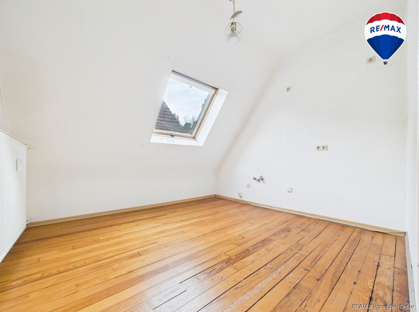 REMAX Immobilien DeLux Wohn-Geschäftshaus Küche Ottweiler Mark Borowicz