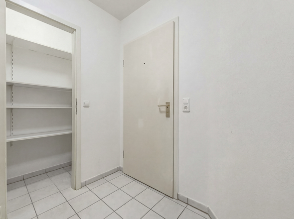 Flur mit Abstellkammer