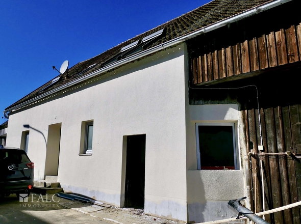 Haus mit Nebengebäude