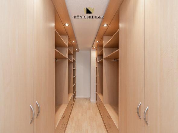 Begehbarer Kleiderschrank