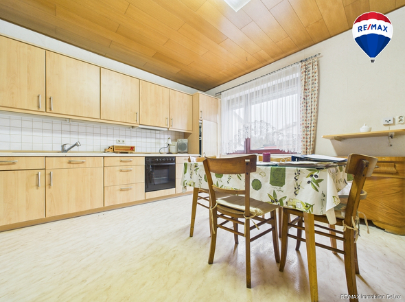 REMAX Immobilien DeLux Einfamilienhau Küche Blieskastel Mark Borowicz