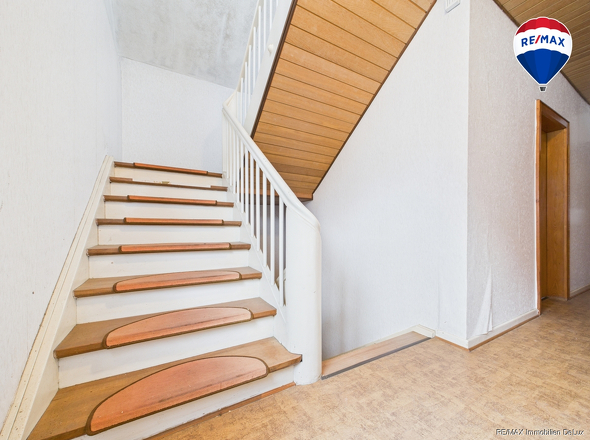 REMAX Immobilien DeLux Einfamilienhaus Diele Blieskastel Mark Borowicz