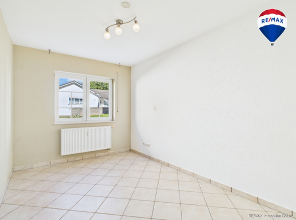 Erdgeschoss Wohnung in Besch mit Terrasse & Carport zu verkaufen 