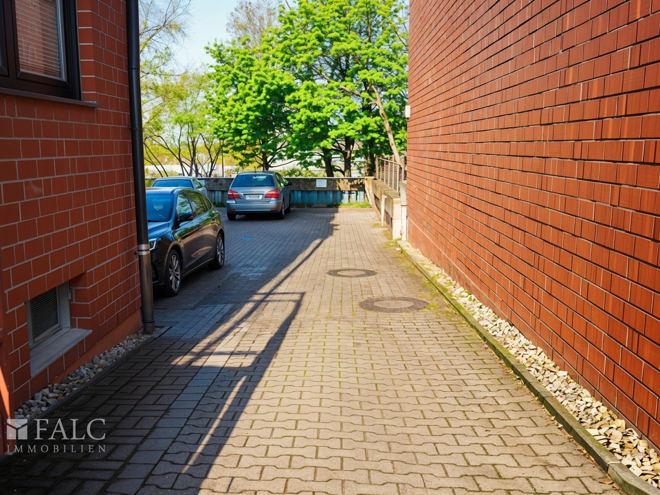 Einfahrt Parkplätze