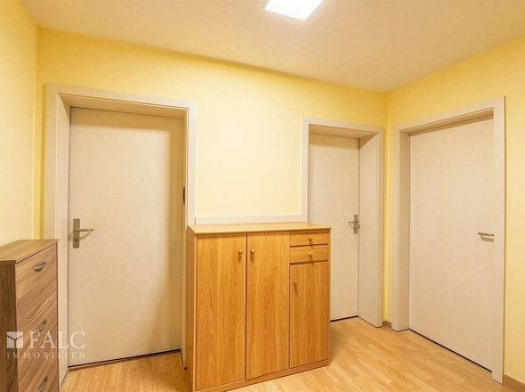 Flur - (KI generiert)