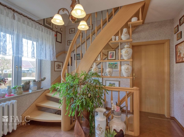 Treppe vom EG ins OG