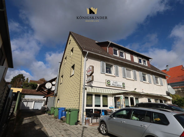 hier haben drei Autos Platz