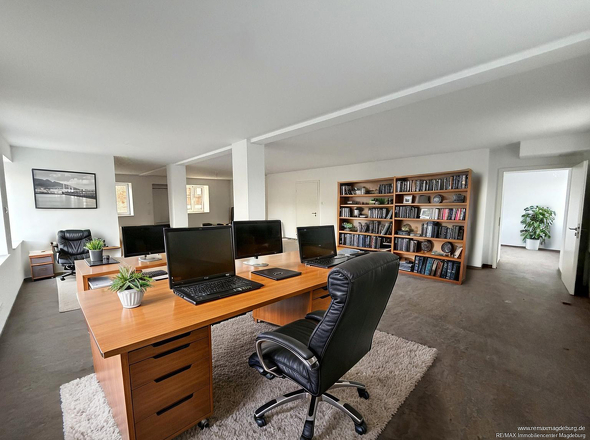 KI-Optimiert: Gewerberaum 1