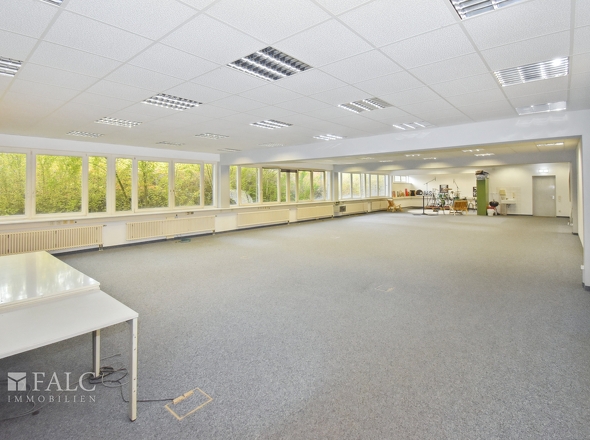 Großraumbüro EG