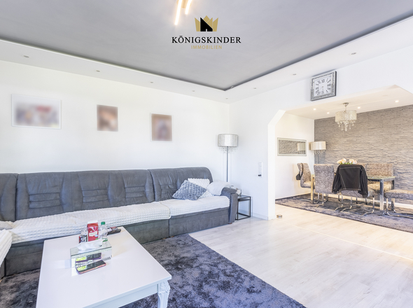 Offener Wohn- und Essbereich mit viel Licht und Raum 