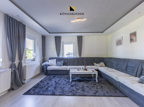 Offener Wohn- und Essbereich mit viel Licht und Raum 