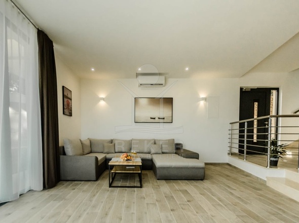 Lichtdurchströmtes Wohlfühlen im Erdgeschoss