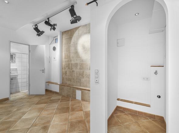 Abstellkammer mit Waschmaschinenanschluss