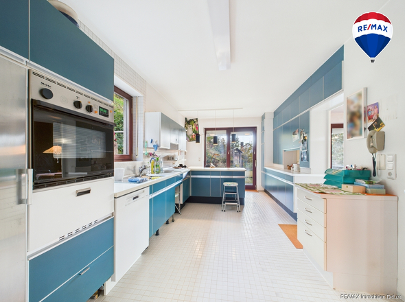 RE/MAX Immobilien DeLux Wohn-Geschäftshaus Merzig Küche