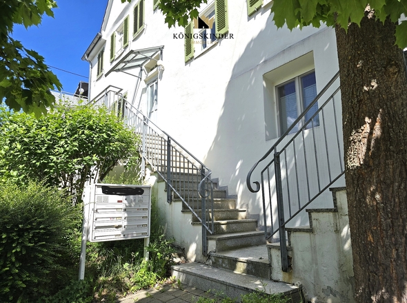 Hauszugang über die Treppen