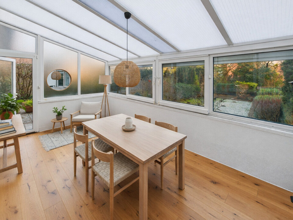 Beispiel Visualisiert KI: Wintergarten