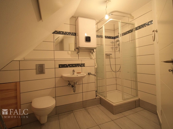 1. OG - Badezimmer mit Dusche