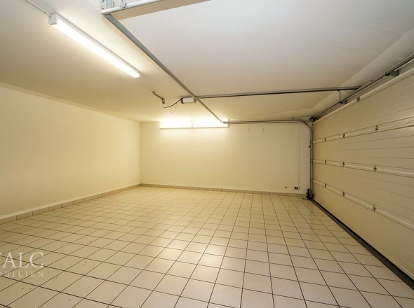 Ihre elektr. Doppelgarage