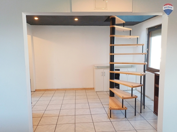 Esszimmer mit Wendeltreppe