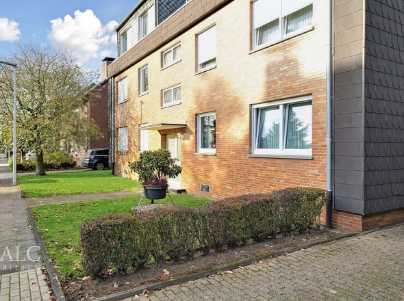 Hauseingang mit Ziergarten