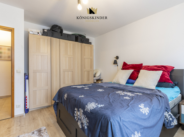 Ruhiges Schlafzimmer mit viel Platz