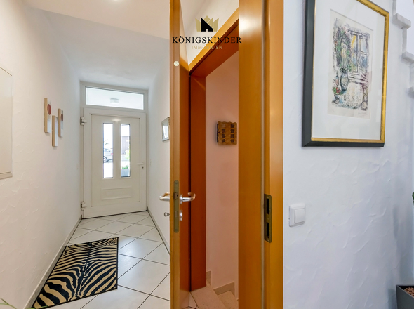 Eingangsbereich + Zugang zum Keller