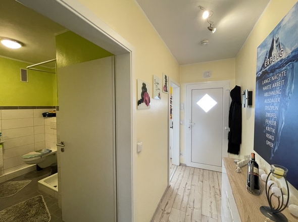 Wohnung im Erdgeschoss - Blick in den Flur