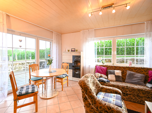 Heller Wohnraum mit Blick ins Grüne!