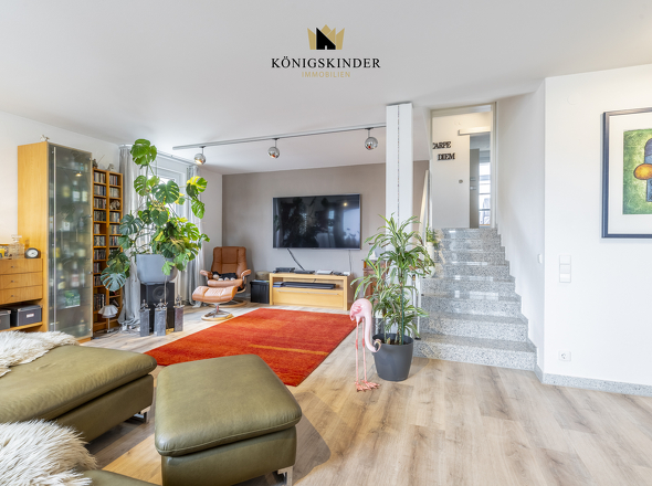 Blick zur Treppe zum oberen Bereich