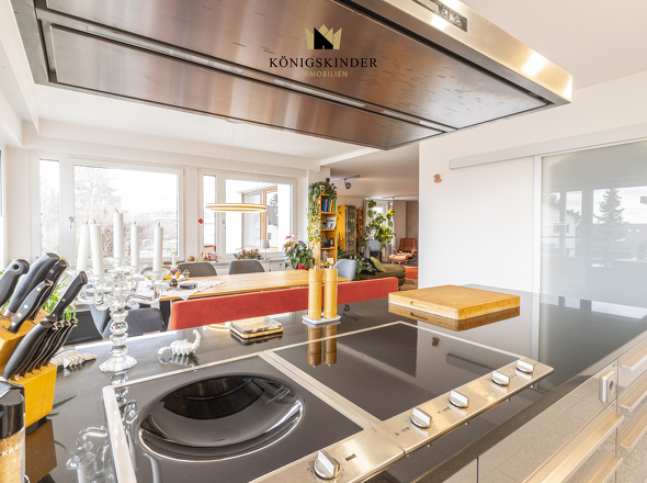 Küche, Blick zum Essbereich