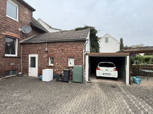 Stallanbau mit Garage