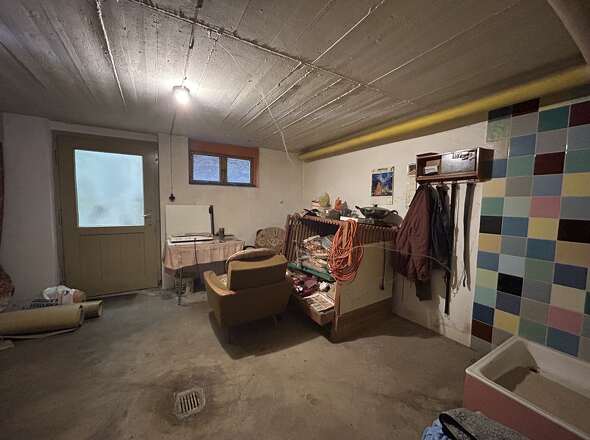 Waschkeller mit Ausgang in Garten