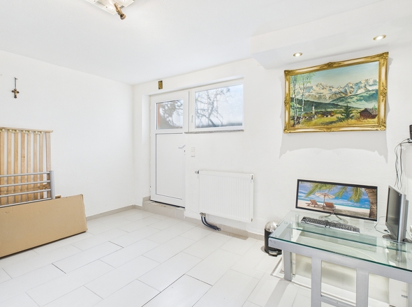 CAM04182G0-PR0041-STILL017