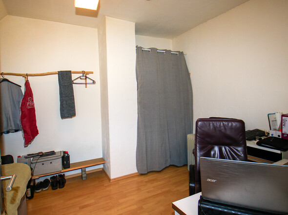 Schlafzimmer 4.OG links