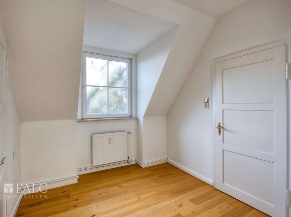 Zimmer 2 leer - (KI generiert)