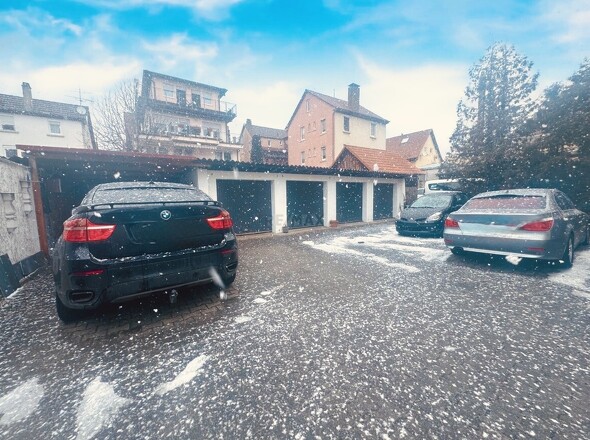 Ansicht Garage und Carport