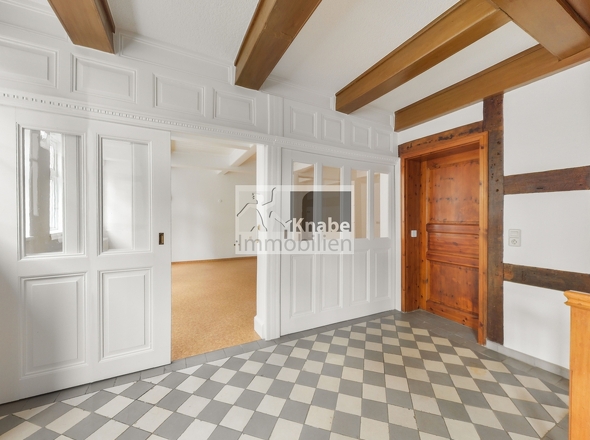 Eingangsbereich Blick zur Gewerbefläche