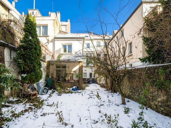 Garten und Hausrückseite 