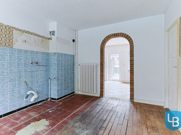 Küche mit Blick ins Wohnzimmer