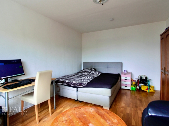 Wohn- und Schlafzimmer